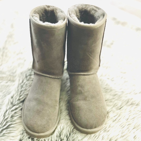 UGG Australia Classic II Short Boot (1016223) Grey, NWOT, Size 10 - Picture 2 of 5